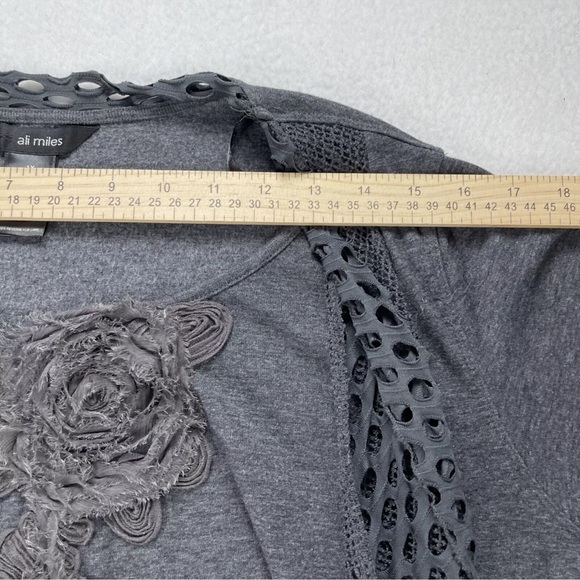 Ali Miles One-Piece Floral Drape Front Abstract Blouse Shirt Top Gray Plus 1X - Picture 6 of 11